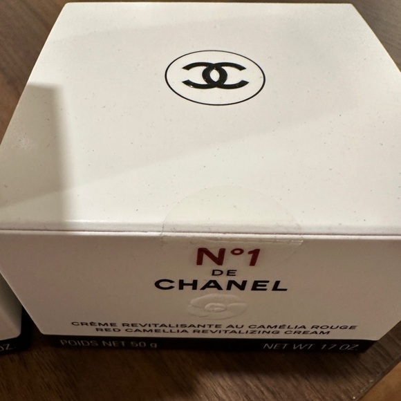 CHANEL Beauty N°1 DE CHANEL REVITALIZING SERUM and RICH REVITALIZING CREAM New - Picture 2 of 11